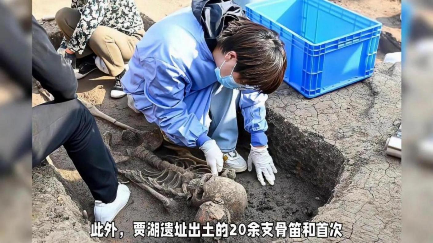 河南贾湖遗址发现8000多年前木棺